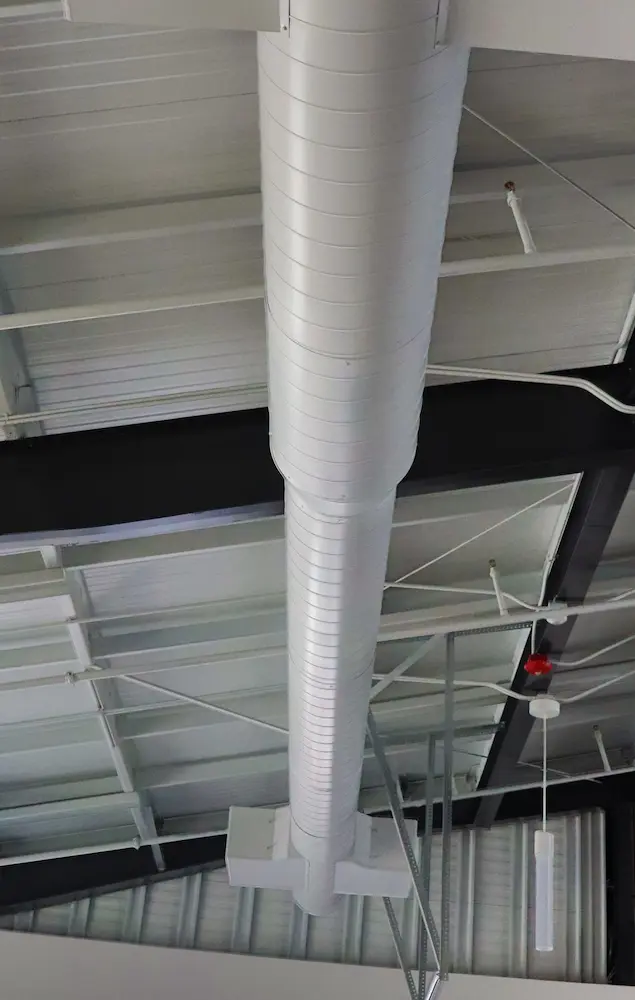 commercial ductwork ventilation installation ceiling.webp